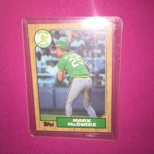 MARK McGWIRE ROOKIE CARD #25